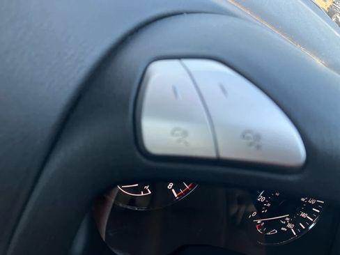 Used 2019 Nissan Pathfinder Platinum image 16