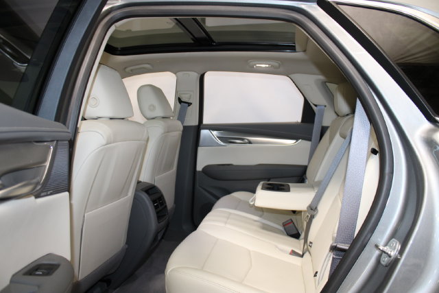 Certified 2024 Cadillac XT5 Premium Luxury AWD/4WD image 9