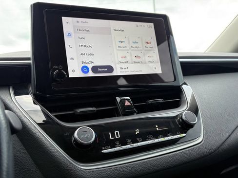 Used 2023 Toyota Corolla LE FWD image 31