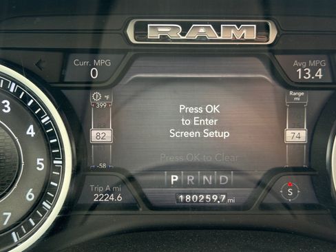 Used 2019 RAM 1500 Laramie AWD/4WD image 12