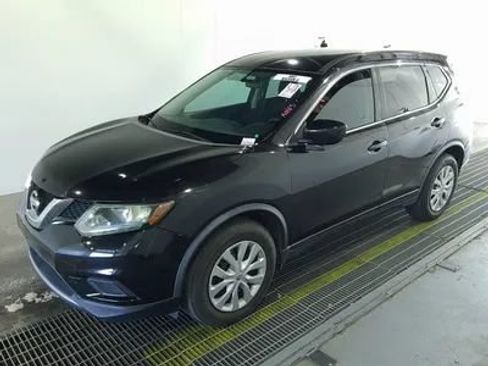 Used 2016 Nissan Rogue S FWD image 1