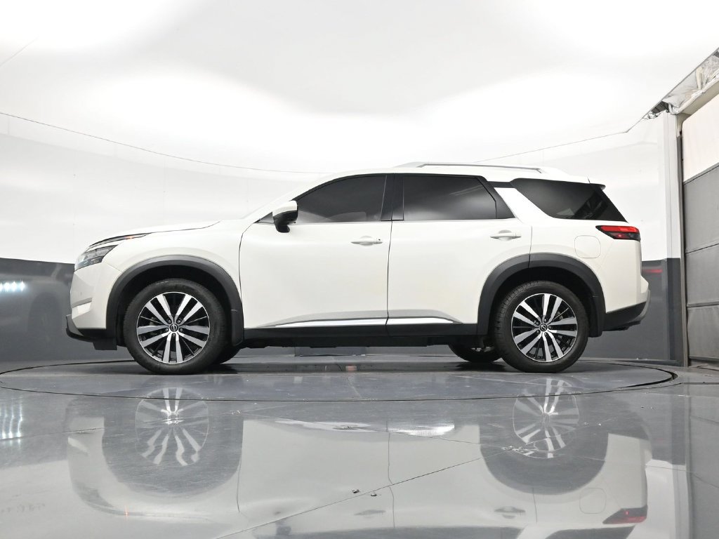 Certified 2023 Nissan Pathfinder Platinum FWD image 23