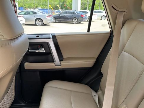 Used 2015 Toyota 4Runner Limited AWD/4WD image 43