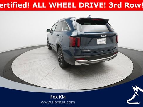 Certified 2024 Kia Sorento S w/ Panoramic Sunroof Package image 35
