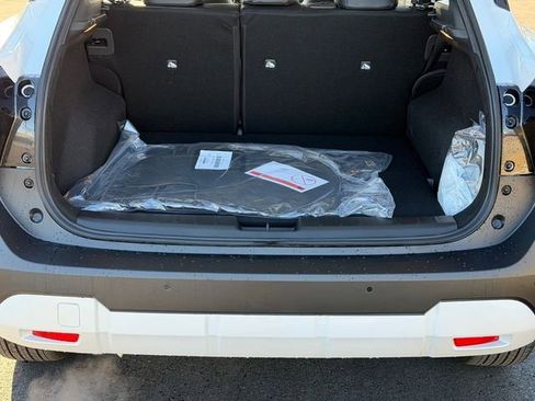 New 2026 Nissan Kicks SR w/ Cold Weather Package FWD image 4