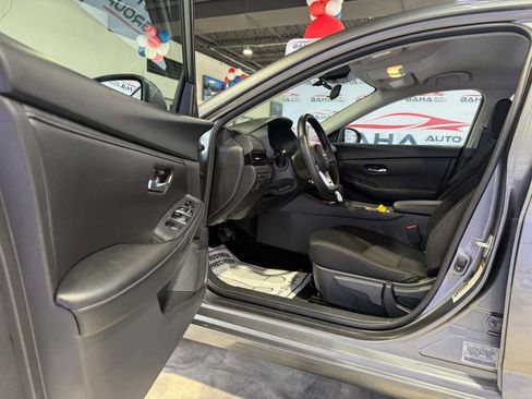 Used 2025 Nissan Sentra SV image 22