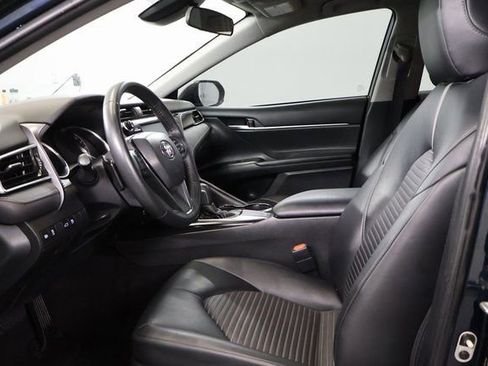 Used 2018 Toyota Camry SE image 12