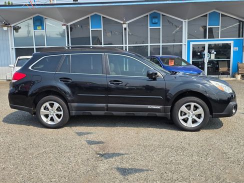 Used 2014 Subaru Outback 2.5i Limited AWD/4WD image 8