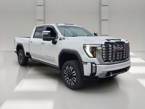 Used 2024 GMC Sierra 2500 Denali w/ Technology Package AWD/4WD image 7