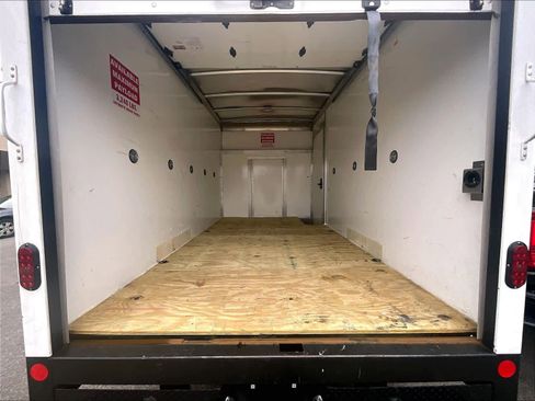 Used 2022 Ford Transit 350 DRW image 15