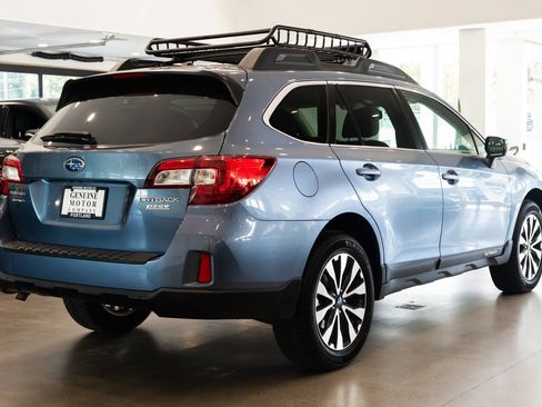 Used 2015 Subaru Outback 2.5i Limited AWD/4WD image 4