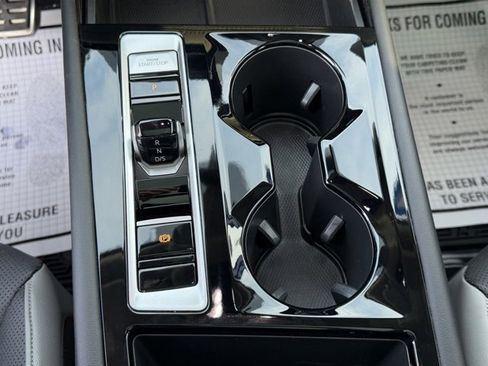 Used 2024 Volkswagen Atlas Peak Edition SE image 31