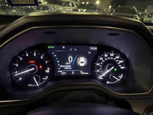 Used 2022 Toyota Avalon XLE image 7