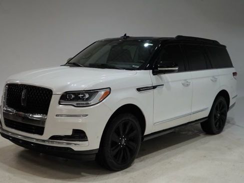 Used 2023 Lincoln Navigator Black Label image 3
