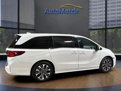 Used 2025 Honda Odyssey Elite image 11