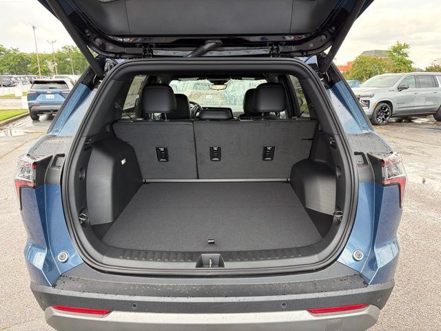 New 2027 Chevrolet Equinox LT w/ Convenience Package II FWD image 19
