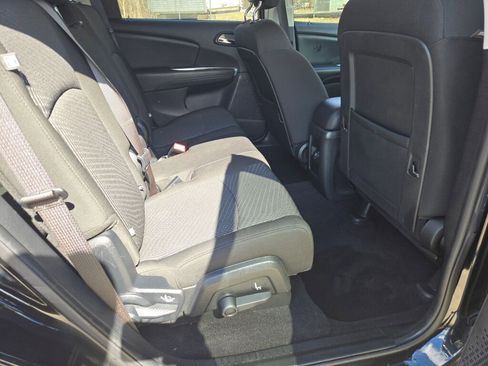 Used 2020 Dodge Journey SE w/ SE Popular Equipment Group image 9