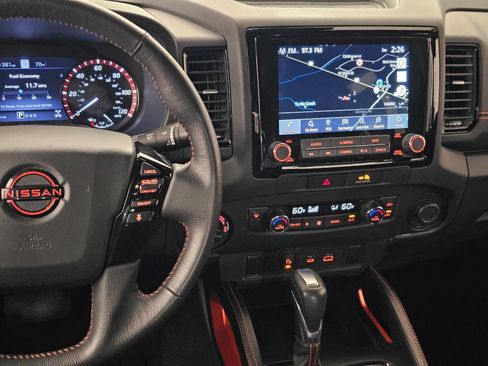 Used 2022 Nissan Frontier PRO-4X w/ Technology Package AWD/4WD image 11
