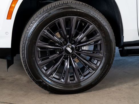 Used 2025 Cadillac Escalade ESV Sport Platinum w/ LPO, ONYX Package RWD image 22