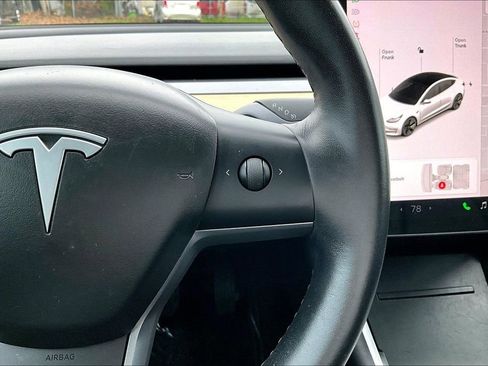 Used 2018 Tesla Model 3 Long Range image 16