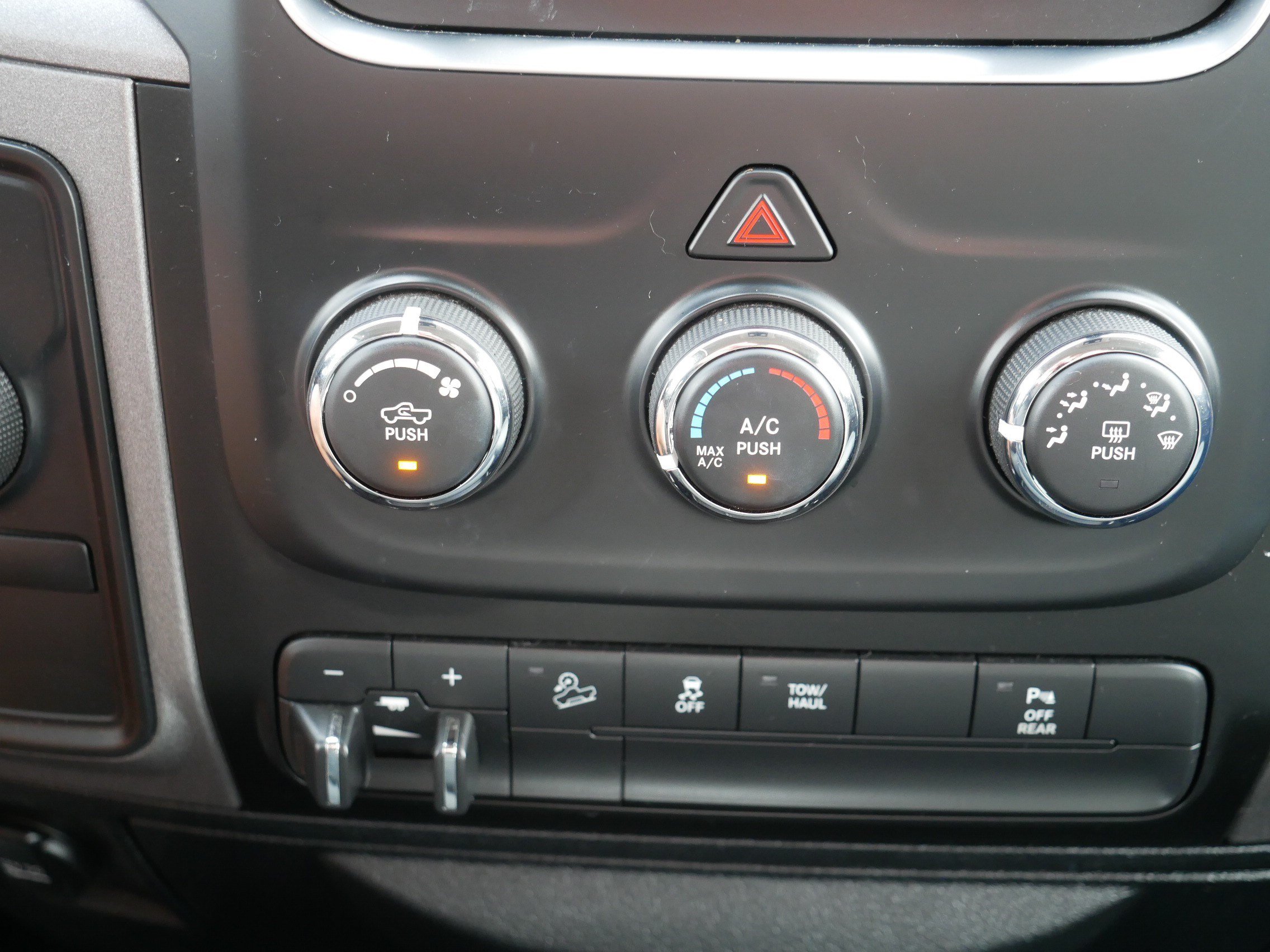 Used 2018 RAM 2500 Tradesman w/ Chrome Appearance Group AWD/4WD image 23