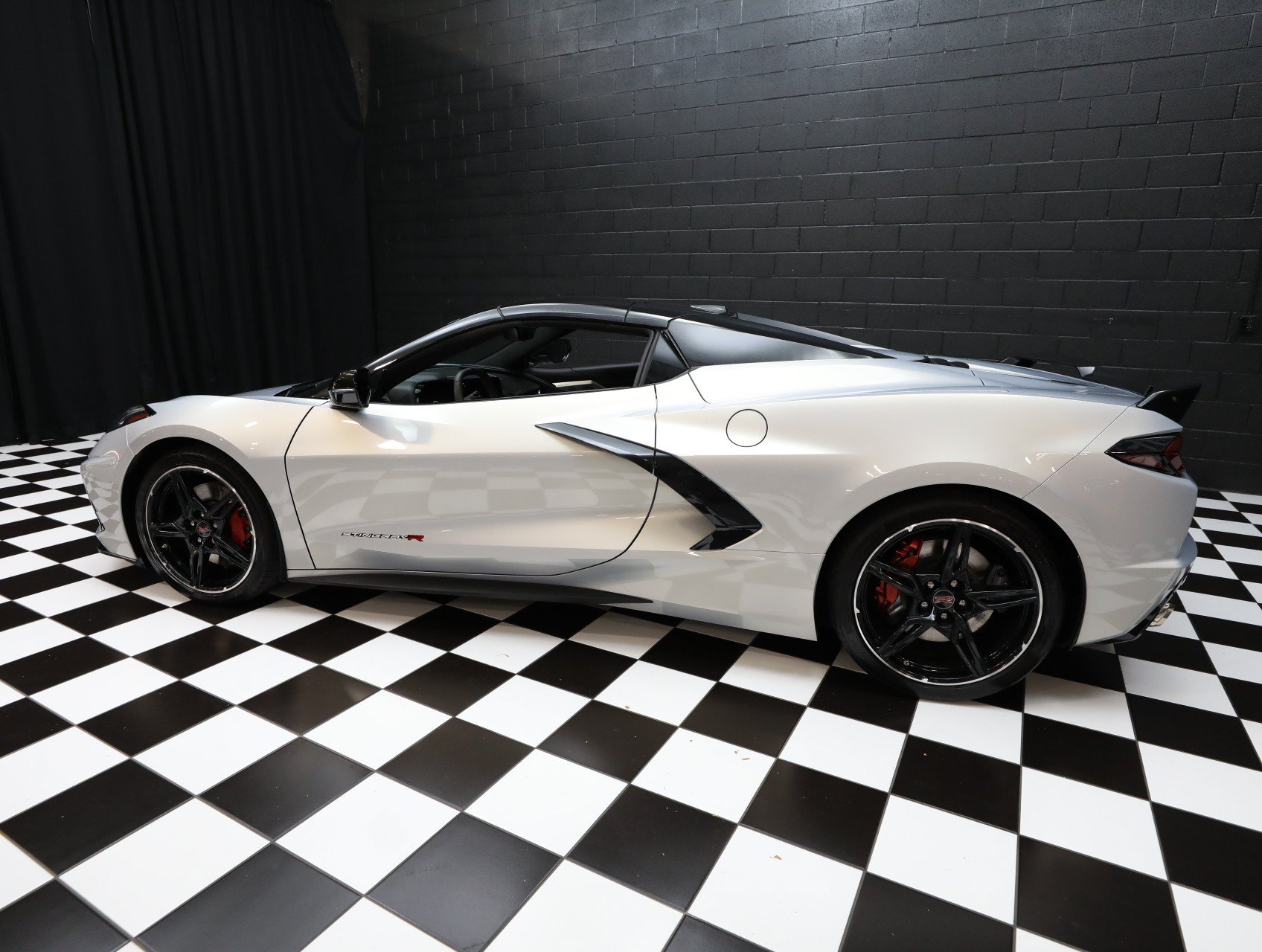 Used 2021 Chevrolet Corvette Stingray Premium Conv w/ Z51 Performance Package RWD image 36