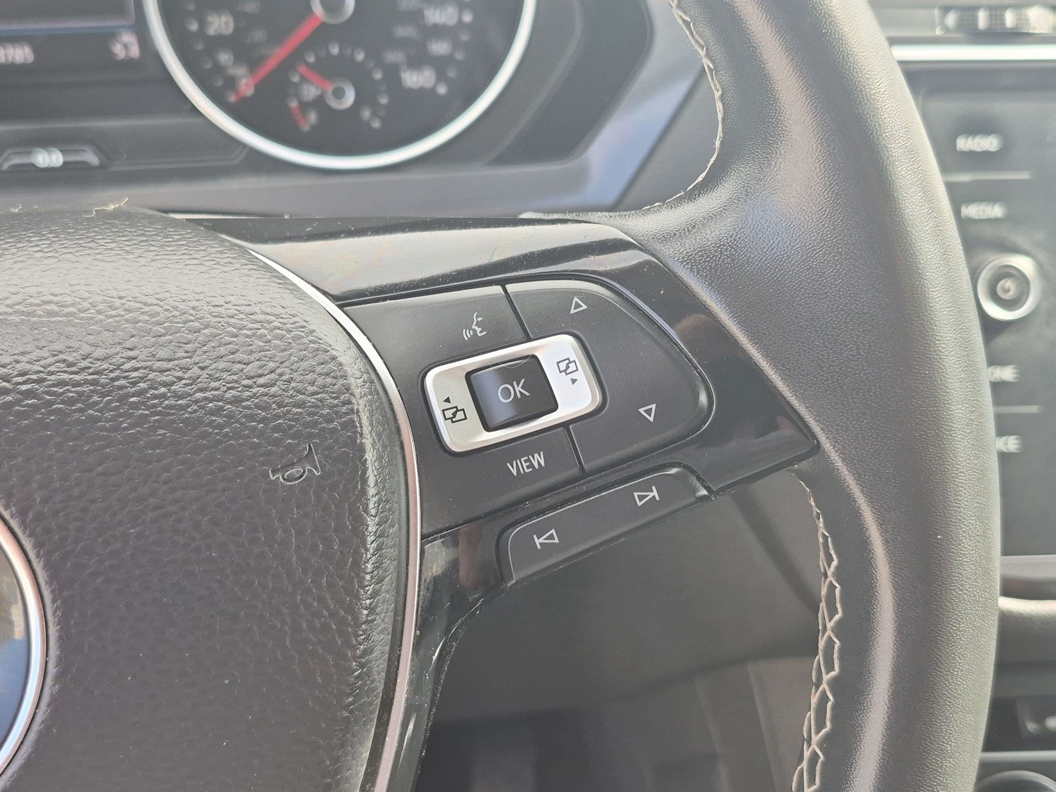 Used 2021 Volkswagen Tiguan SE AWD/4WD image 19