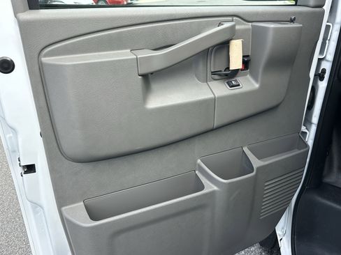 Used 2025 Chevrolet Express 2500 w/ Driver Convenience Package image 16