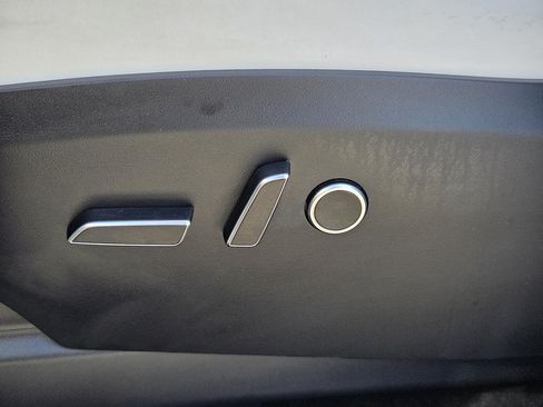 Used 2024 Tesla Model X AWD/4WD image 21