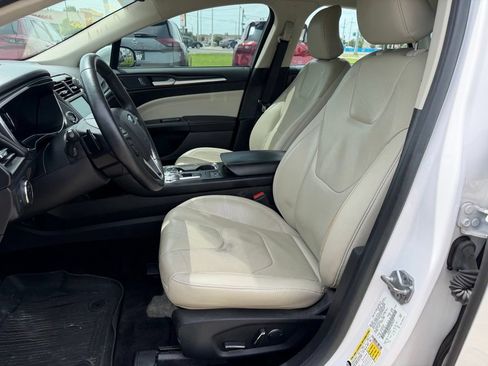 Used 2017 Ford Fusion Titanium FWD image 5
