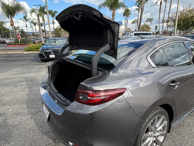 Used 2019 MAZDA MAZDA3 Sedan w/ Premium Package FWD image 9