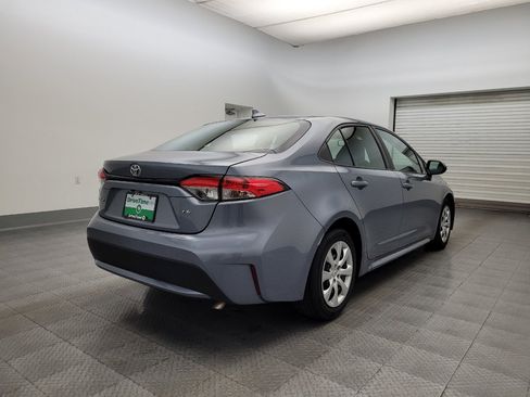 Used 2021 Toyota Corolla LE image 9