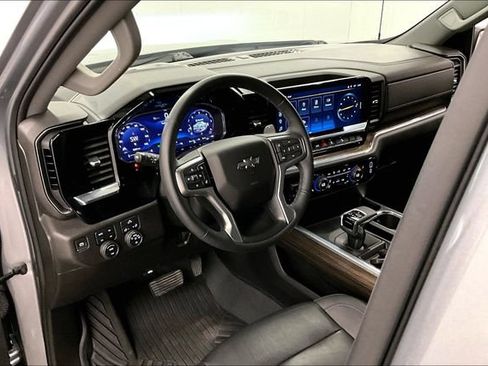 Used 2024 Chevrolet Silverado 1500 RST AWD/4WD image 16