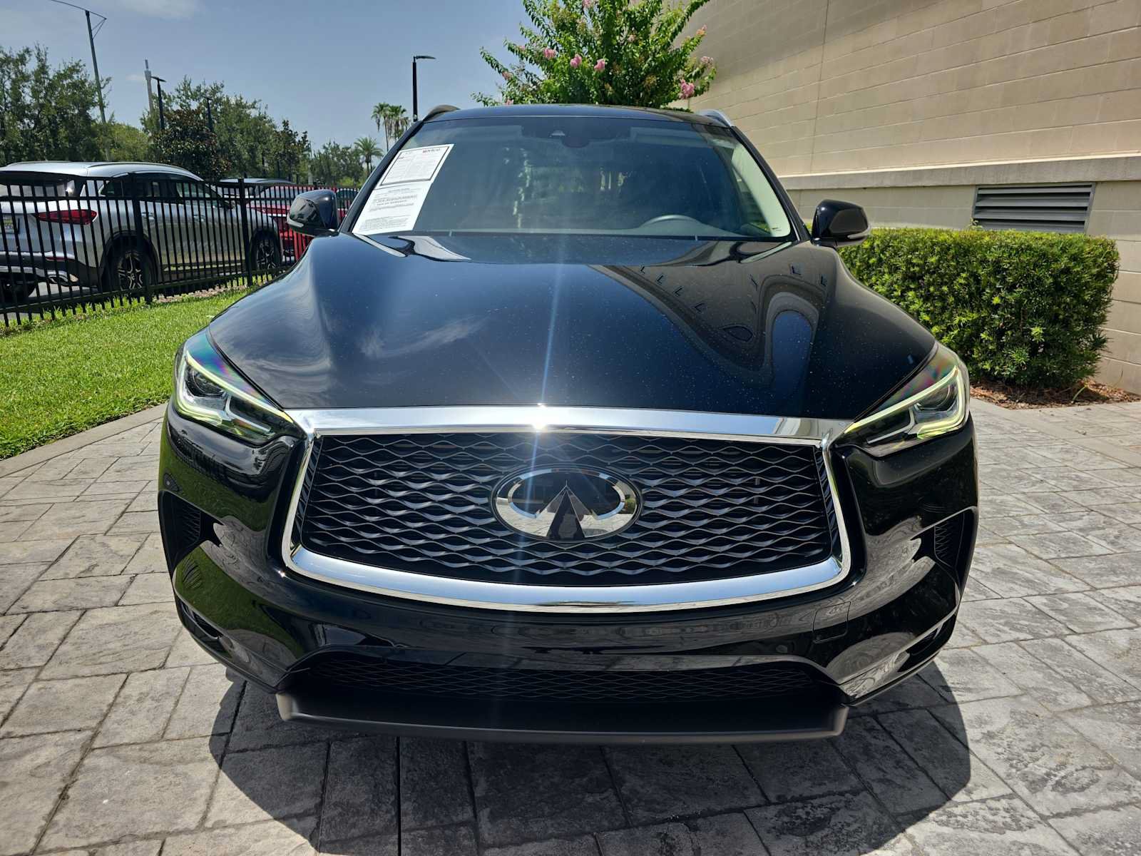 Used 2023 INFINITI QX50 Luxe FWD image 2