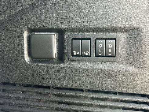 Used 2022 Chevrolet Tahoe RST w/ Luxury Package image 17