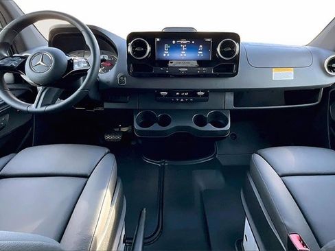 New 2026 Mercedes-Benz Sprinter 2500 image 7