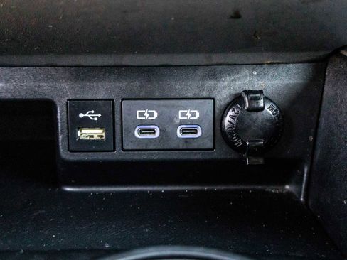 Used 2022 Toyota Highlander LE image 31