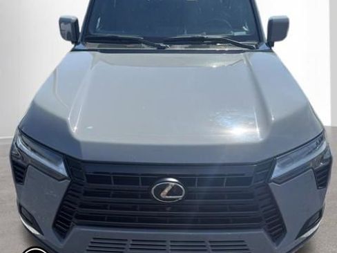Used 2024 Lexus GX 550 w/ Accessory Package (2T) AWD/4WD image 3