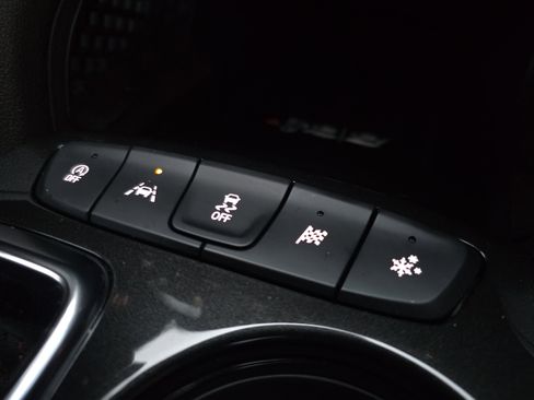 Used 2024 Chevrolet TrailBlazer RS w/ Convenience Package image 28