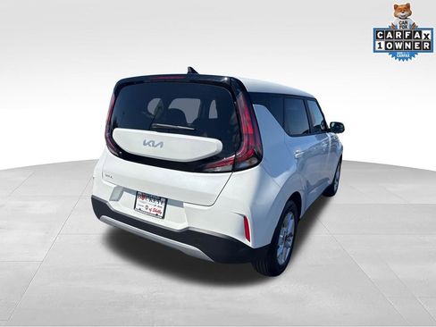 Used 2025 Kia Soul LX FWD image 3