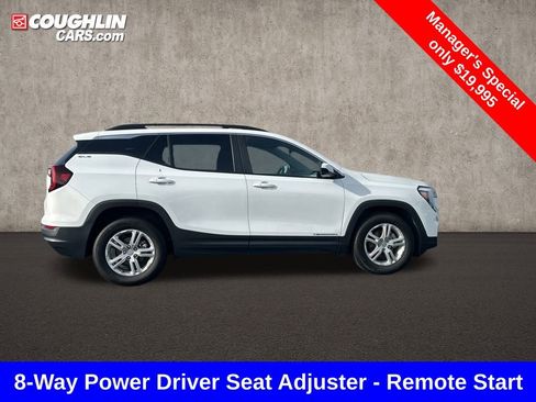 Used 2023 GMC Terrain SLE w/ Driver Convenience Package image 8