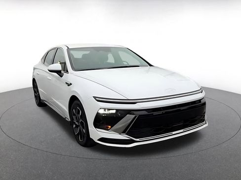 Used 2025 Hyundai Sonata SEL image 3