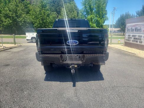 Used 2017 Ford F250 Lariat w/ Lariat Value Package AWD/4WD image 7