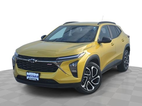 Certified 2024 Chevrolet Trax RS w/ Driver Confidence Package image 1