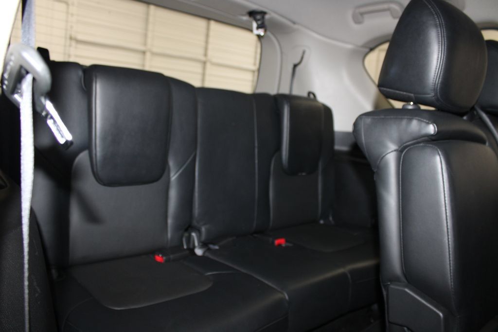 Used 2024 Nissan Armada SV RWD image 21