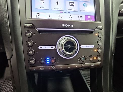 Used 2019 Ford Fusion Titanium AWD/4WD image 17