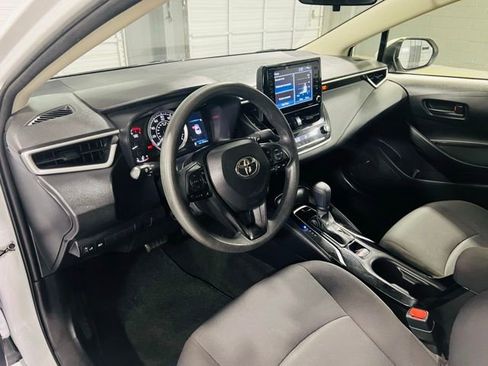 Used 2022 Toyota Corolla LE FWD image 19