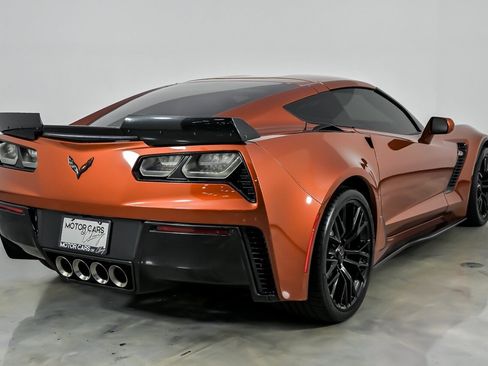 Used 2016 Chevrolet Corvette Z06 w/ 3LZ Preferred Equipment Group RWD image 12