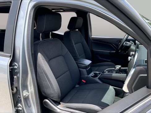 Certified 2024 GMC Canyon Elevation RWD image 9