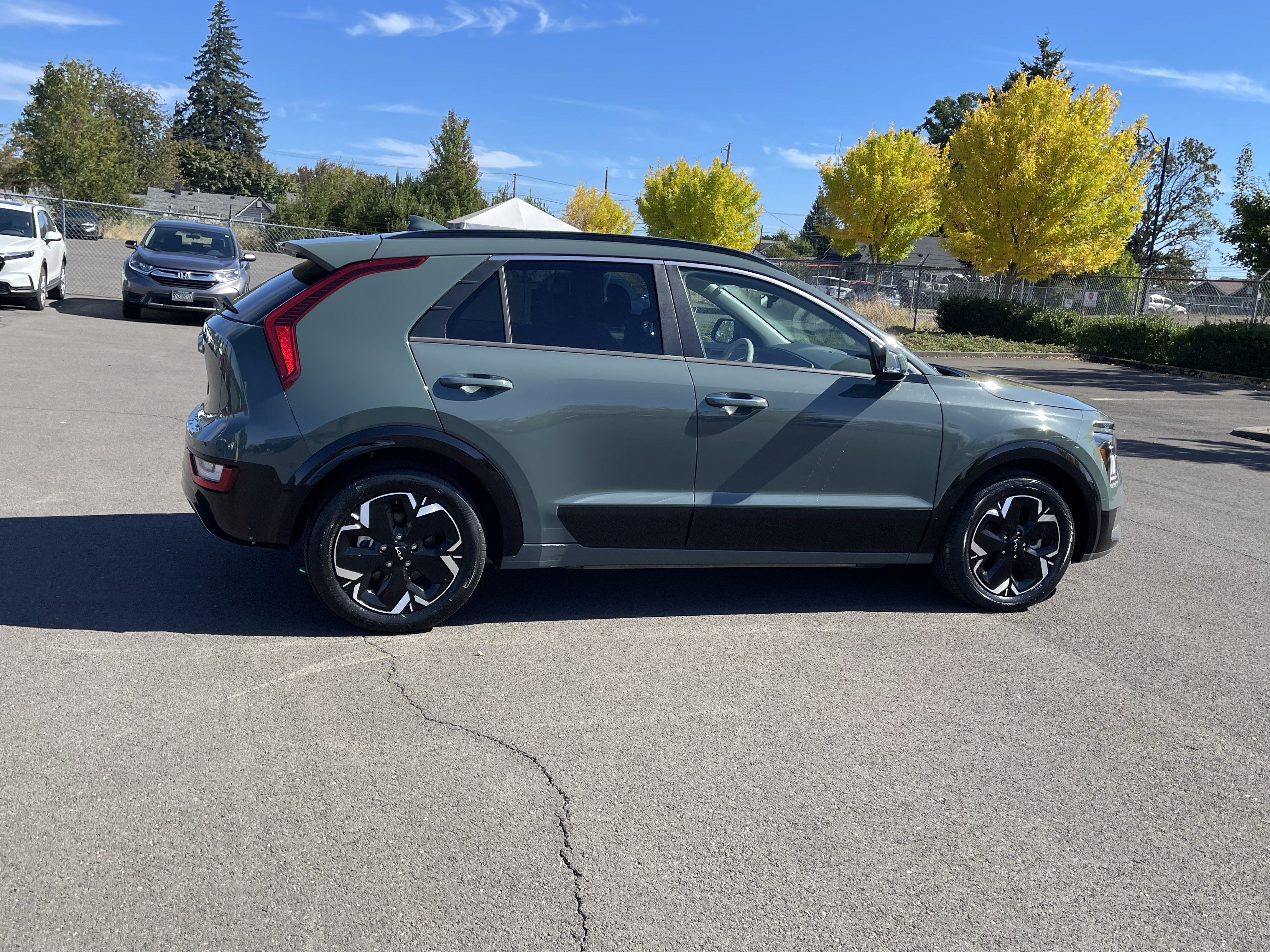 Used 2023 Kia Niro Wave FWD image 6